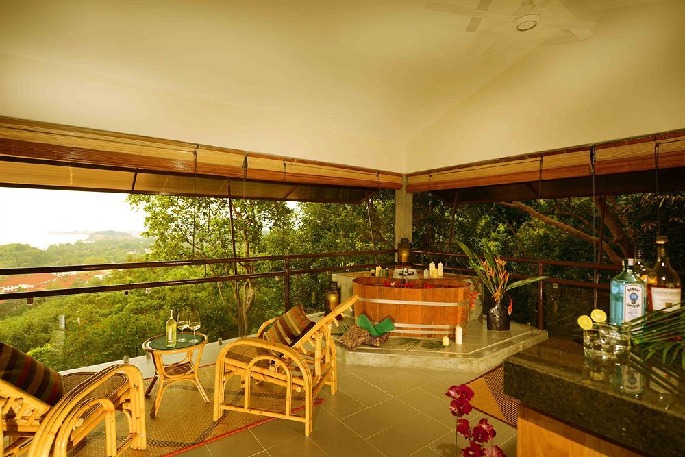 Ambong Rainforest Retreat Pantai Tengah  Екстериор снимка